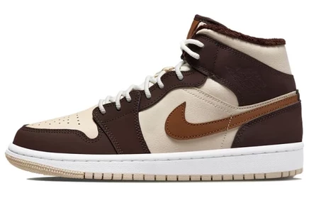 Женские кроссовки Jordan 1 Retro High, кремовые