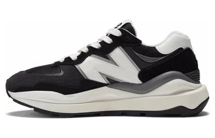 Женские кроссовки New Balance 57/40