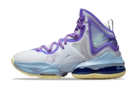 Детские баскетбольные кроссовки Nike LeBron 19 Aura GS