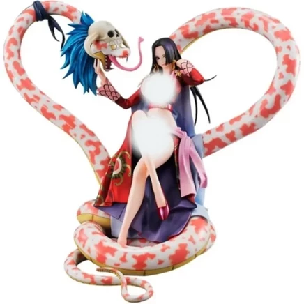 Женская коллекционная фигурка MegaHouse 4535123715921