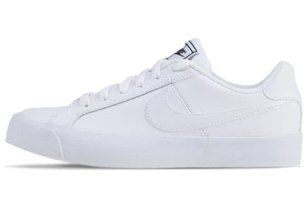 Женские теннисные кроссовки Nike Court Royale AC