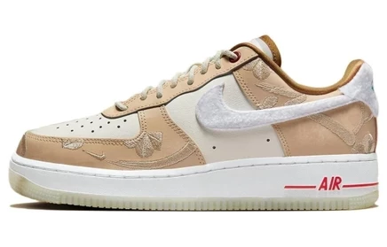 Женские кроссовки Nike Air Force 1 07 LX