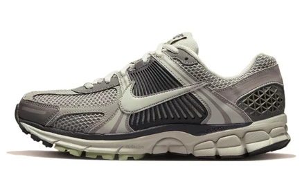 Женские кроссовки Nike Air Zoom Vomero 5, серые