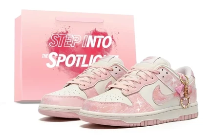Nike Dunk Lightweight And Breathable Low top Skateboard Shoes Unisex heart-fluttering-limited shopping bag