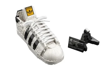 Конструктор LEGO Adidas Originals Superstar