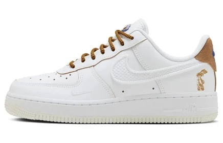 Женские кроссовки Nike Air Force 1 ’07, бело-коричневые