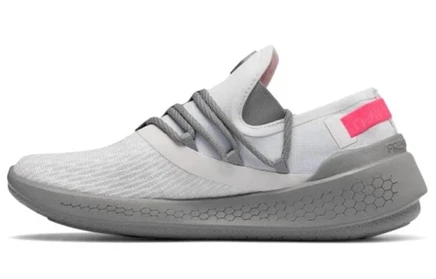 Женские кроссовки New Balance Future Sport