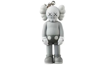 Брелок KAWS Tokyo First Companion 2021, черный
