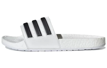Женские шлёпанцы Adidas Adilette Boost