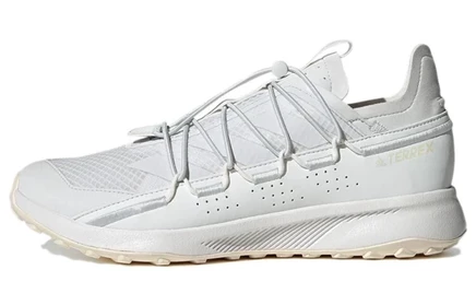 Туристические кроссовки Adidas Terrex Voyager 21, белые