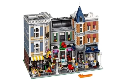 Конструктор LEGO Creator Assembly Square 10255