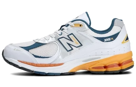 Женские кроссовки New Balance 2002R для бега