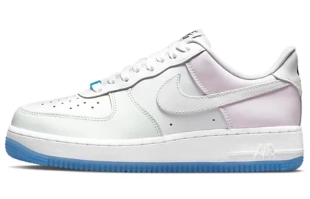 Женские кроссовки Nike Air Force 1 '07 LX, белые