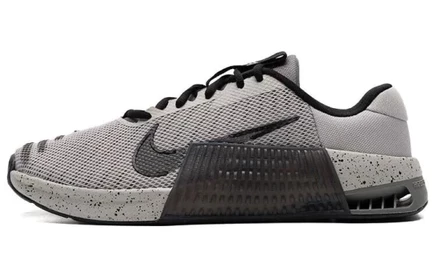 Мужские кроссовки Nike Metcon 9, серые