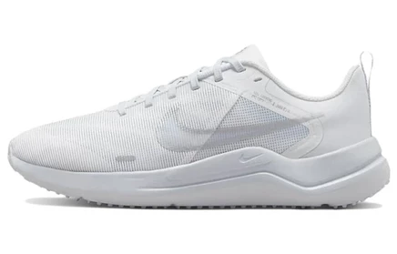 Женские кроссовки Nike Downshifter 12, бело-платиновые