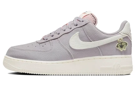 Женские кроссовки Nike Air Force 1 '07 SE NN