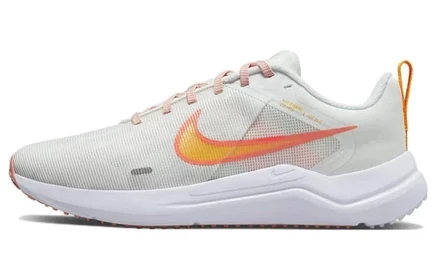 Женские кроссовки Nike Downshifter 12, бело-золотые