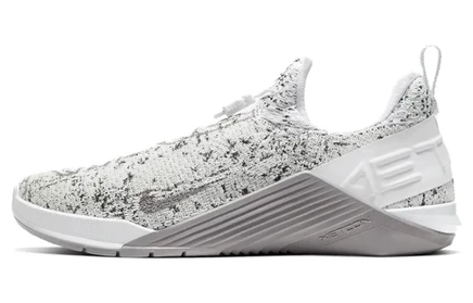 Женские кроссовки Nike React Metcon, белые