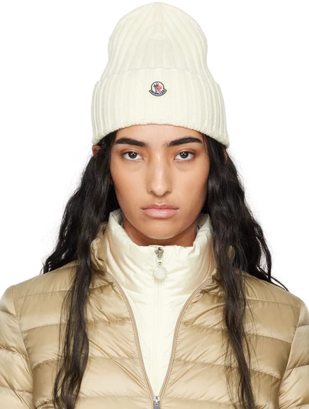 Белая шерстяная шапочка Moncler жемчужно-белая
