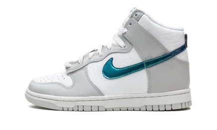 Женские кроссовки Nike Dunk High FLS