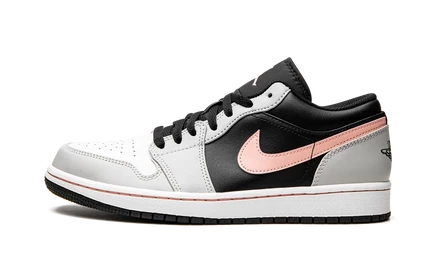 Кроссовки Jordan Air Jordan 1 Low, черный/серый/коралловый