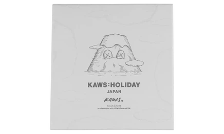 Мягкая игрушка KAWS Holiday Mount Fuji