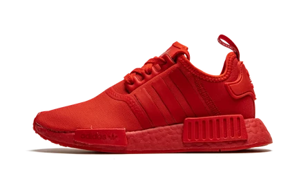 Подростковые кроссовки Adidas NMD R1 Triple Scarlet