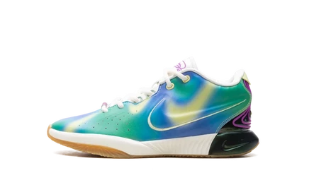 Детские кроссовки Nike LeBron 21 GS, разноцветные