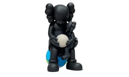 Фигурка KAWS Holiday Thailand KAWS202436, чёрная