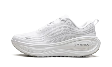 Женские кроссовки Nike Vomero Plus WMNS Triple White, белые