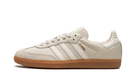 Женские кеды Adidas Samba OG кожаные, бежево-белые с коричневой подошвой