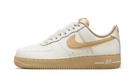 Кеды Nike Air Force 1 ’07 FZ3597 133, кремовый/винтажно-зеленый/кунжутный