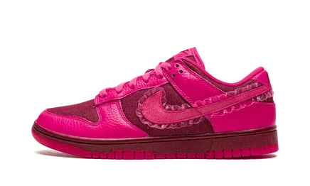 Женские кроссовки Nike Dunk Low «День святого Валентина»