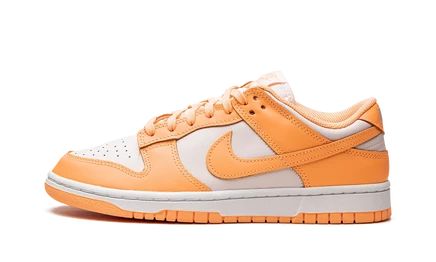 Женские кроссовки Nike Dunk Low «персиково-кремовый»