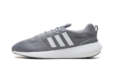 Кроссовки Adidas Swift Run 22, серые