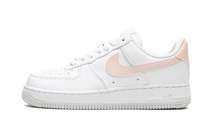 Женские кроссовки Nike Air Force 1 '07 Next Nature, белые с коралловым