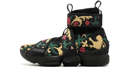 Кроссовки Nike LeBron 15 LIF King's Crown