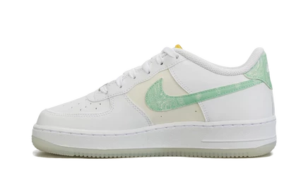 Детские кроссовки Nike Air Force 1 LV8, в пастельном пейсли
