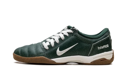 Футбольные бутсы Nike Total 90 III зеленые с коричневой подошвой