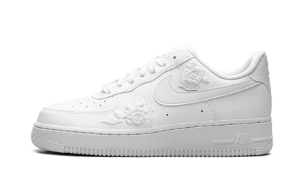 Женские кроссовки Nike Air Force 1 '07 White Roses, белые