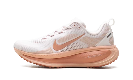 Женские кроссовки Nike Vomero 18 WMNS, светло-розовые/оранжевые