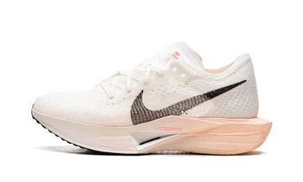 Женские кроссовки nike zoomx invincible run 3 sail guava ice