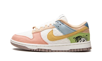 Женские кроссовки Nike Dunk Low SE Sun Club
