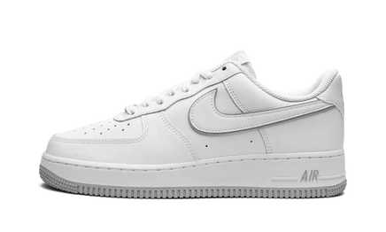 Кроссовки Nike Air Force 1 Low Retro, бело-серые