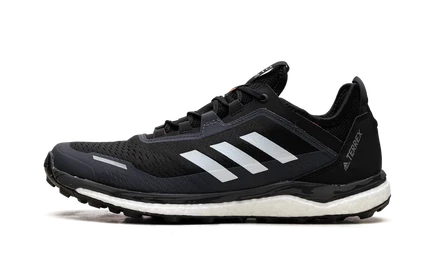 Кроссовки Adidas Terrex Agravic Flow, черно-бело-красные