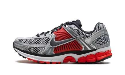 Кроссовки Nike Zoom Vomero 5, серебристо-черные