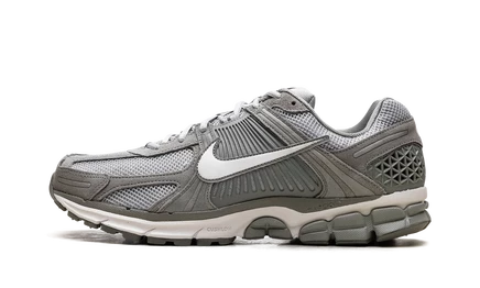 Кроссовки Nike Zoom Vomero 5, темно‑песочные