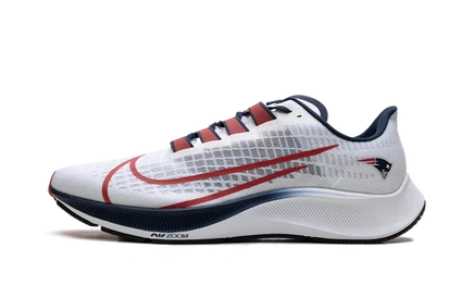 Кроссовки Nike Air Zoom Pegasus 37 с символикой New England Patriots