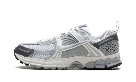 Кроссовки Nike Zoom Vomero 5, платиновые