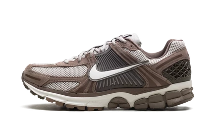 Кроссовки Nike Zoom Vomero 5, коричневые
